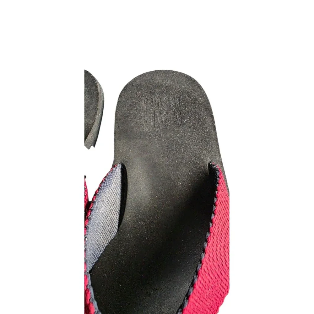 GAP Men's Flip Flops Sz 8-9 Maroon Canvas Strap Sandals